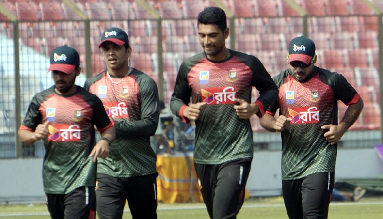 উপেক্ষার জবাব দিতে অপেক্ষা করলেন না মুমিনুল-মাহমুদুল্লাহ