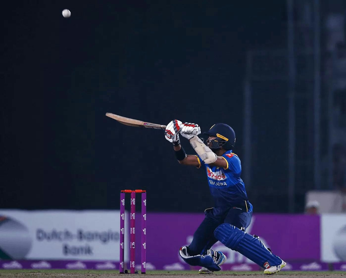 বোলিং ব্যর্থতায় আশা জাগিয়েও হারলো বাংলাদেশ