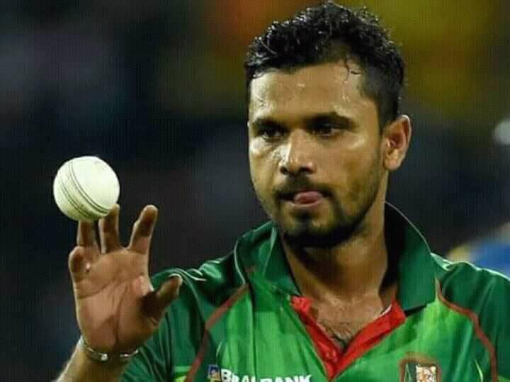 মাশরাফি ৩-০ লুইস!